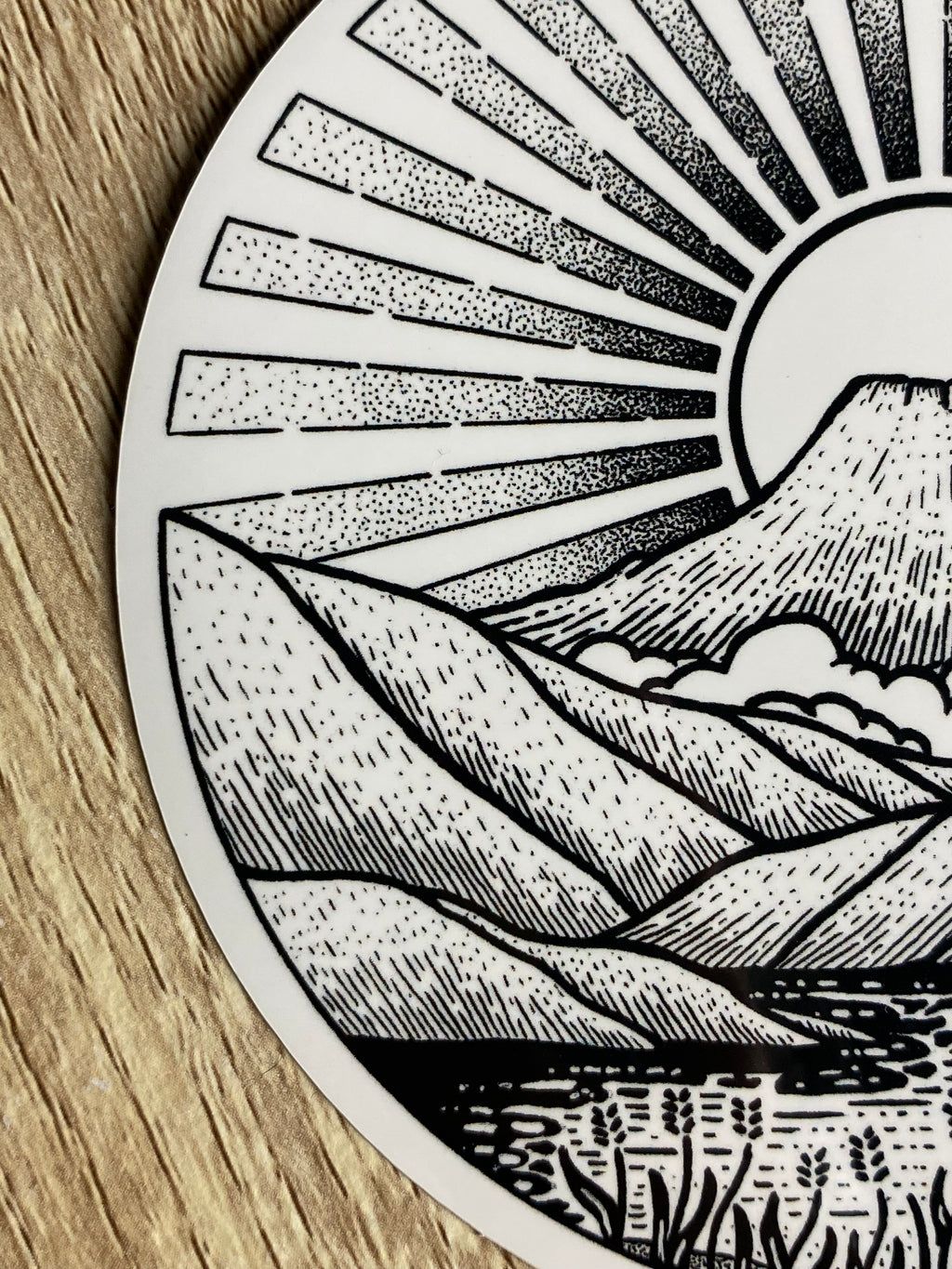 Vinyl sticker "Sunlight over the mountain" 11x11 cm