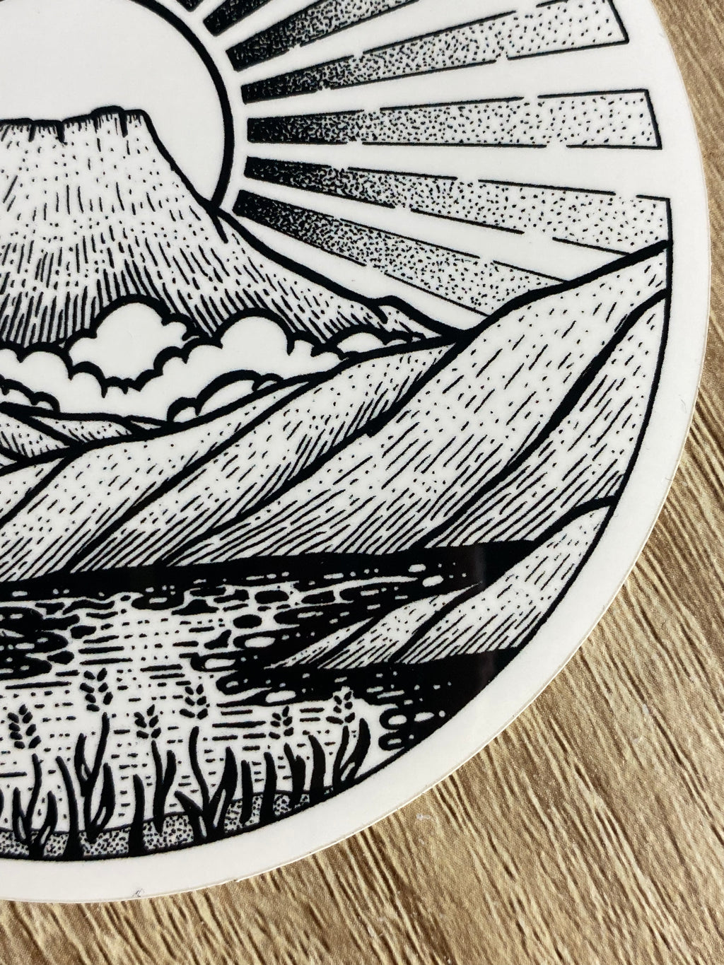 Vinyl sticker "Sunlight over the mountain" 11x11 cm