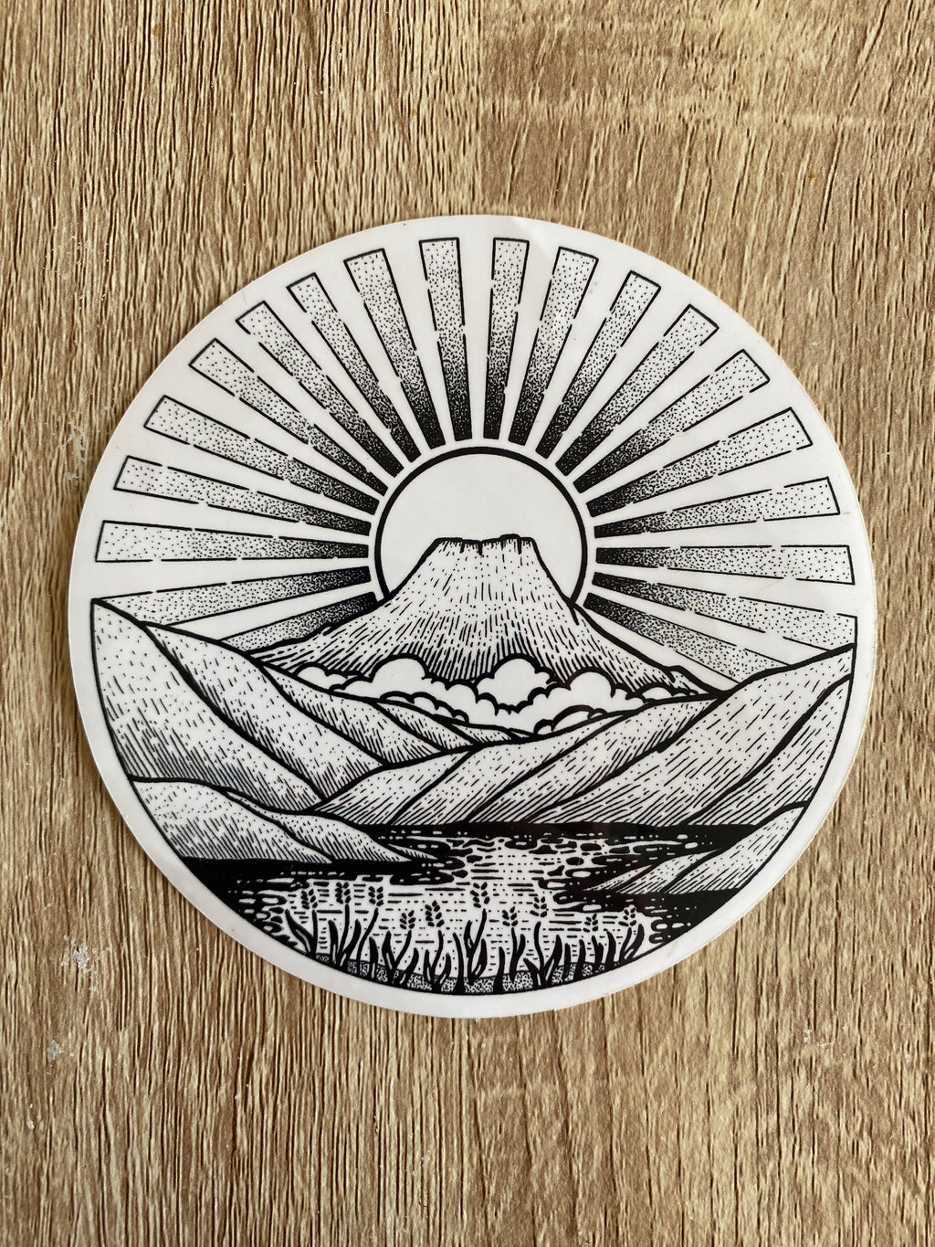 Vinyl sticker "Sunlight over the mountain" 11x11 cm